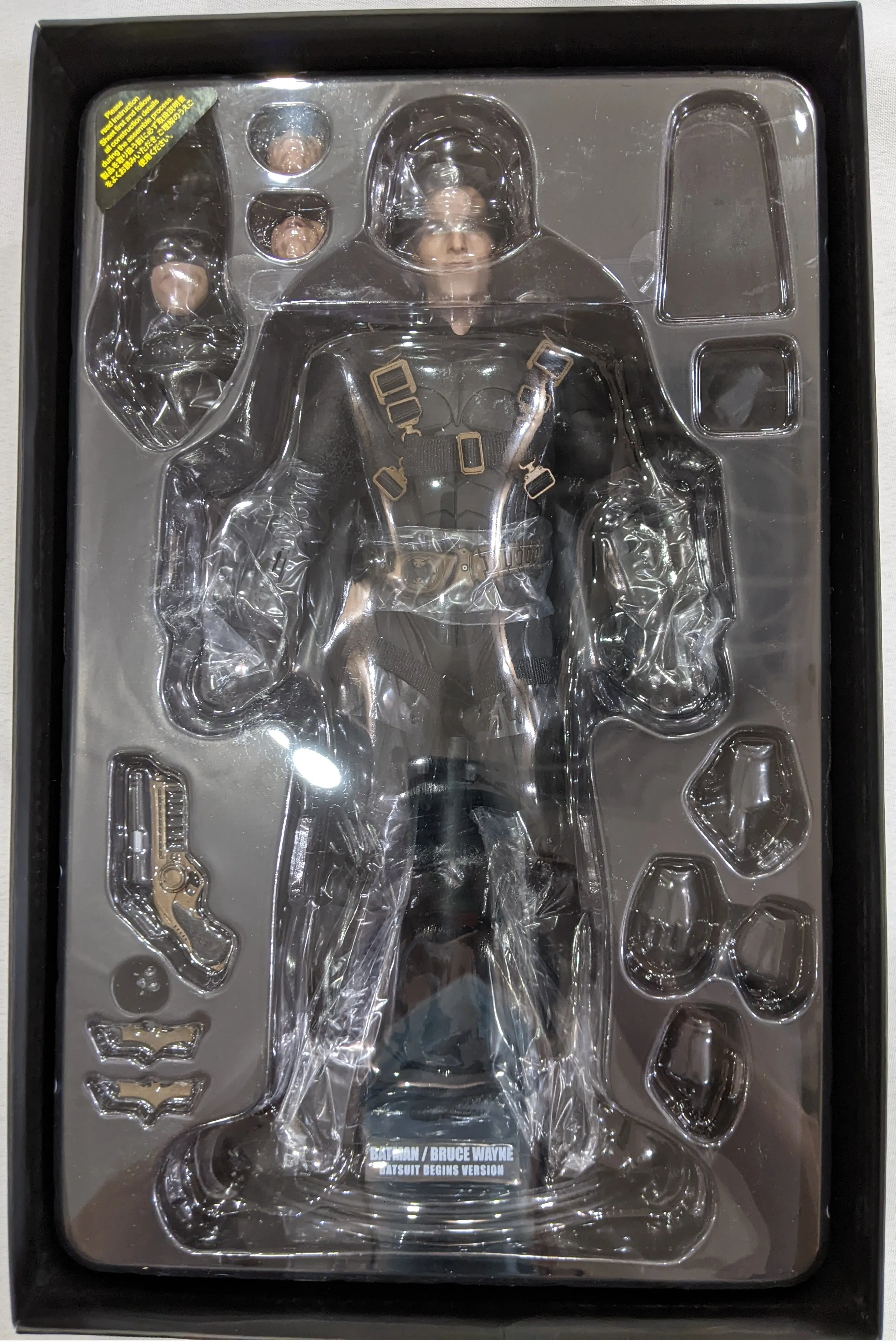 Hot Toys 1/6 Batman Begins Batman / Bruce Wayne (Batsuit Begins Ver.) Sixth Scale Figure MMS155 *Open Box*
