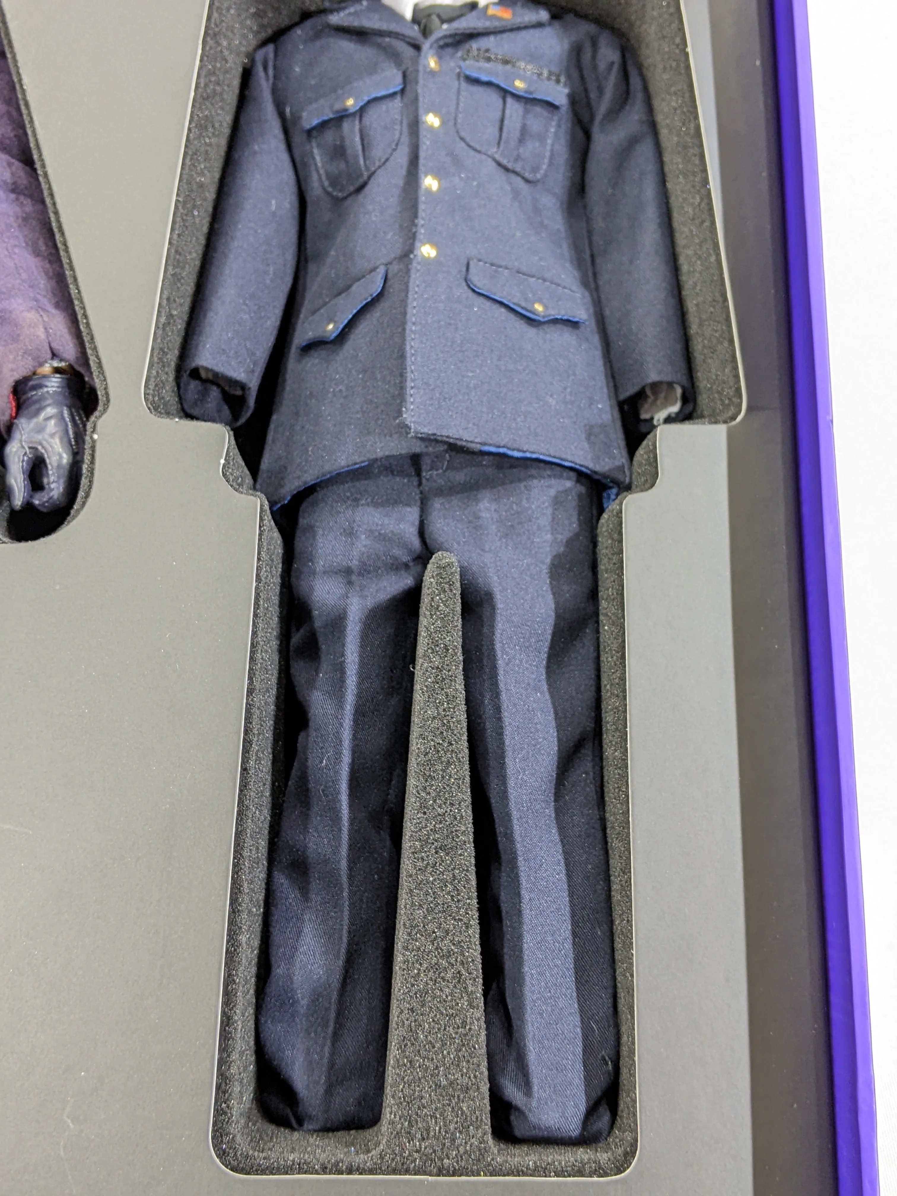 Hot Toys 1/6 The Dark Knight The Joker Movie Masterpiece Sixth Scale Figure DX01 *Open Box*