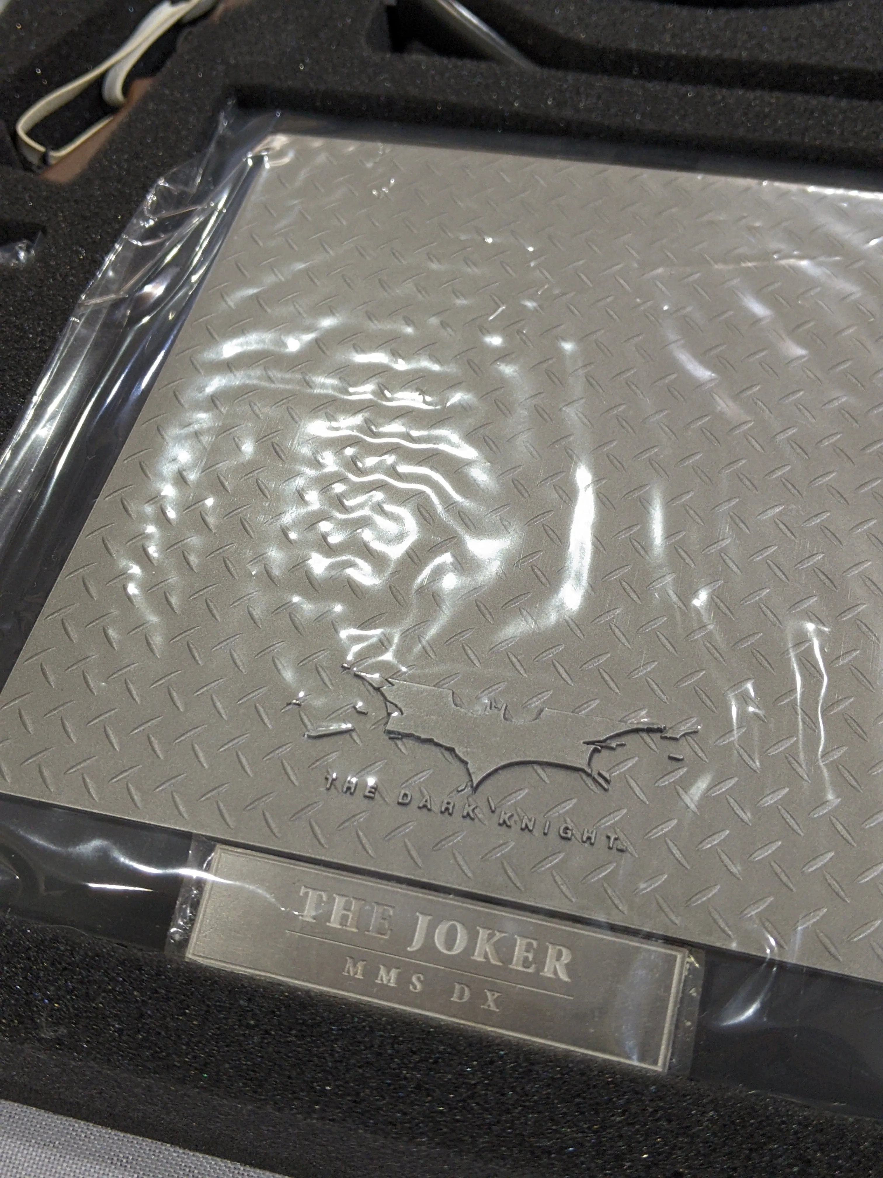 Hot Toys 1/6 The Dark Knight The Joker Movie Masterpiece Sixth Scale Figure DX01 *Open Box*