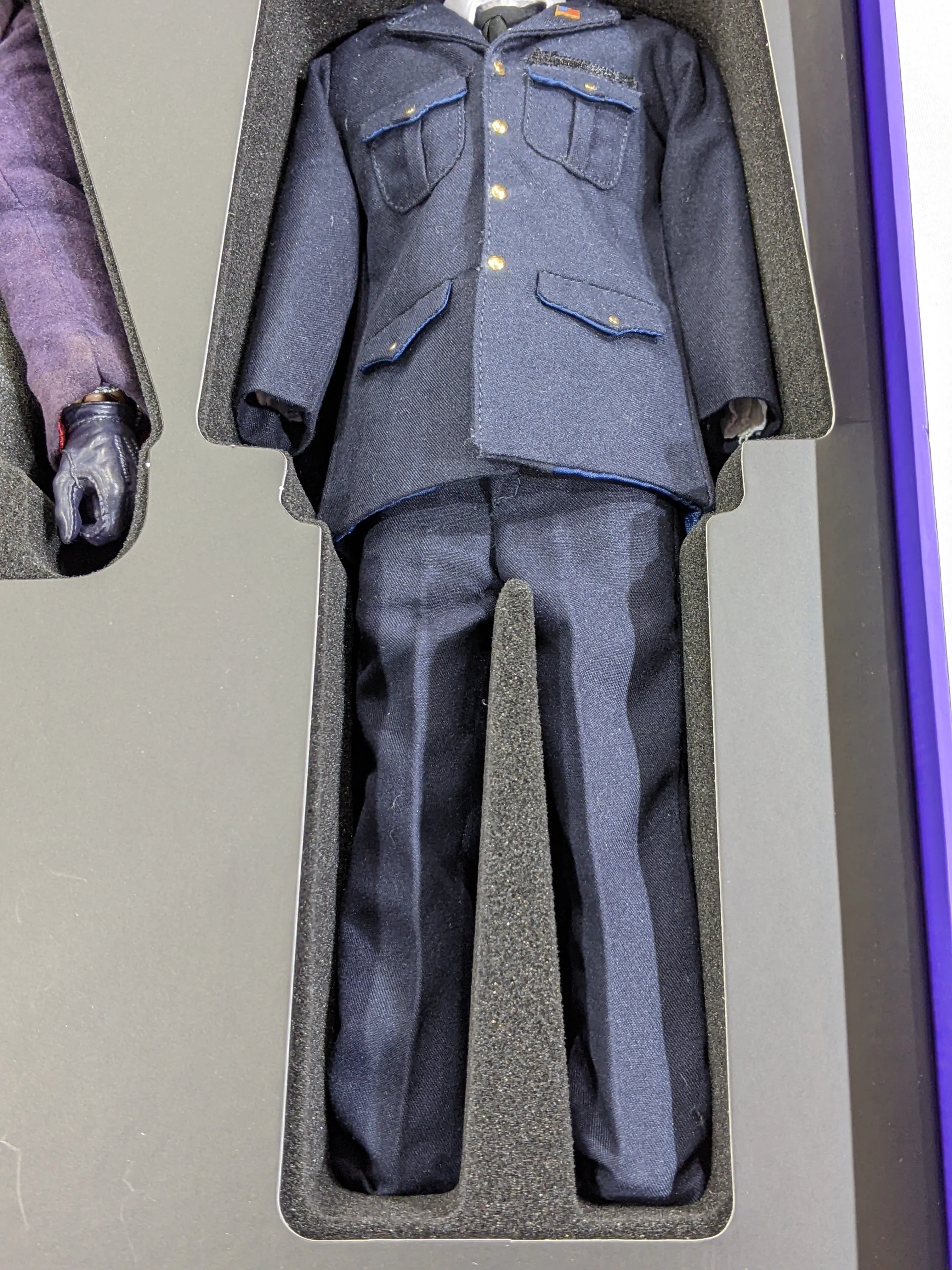 Hot Toys 1/6 The Dark Knight The Joker Movie Masterpiece Sixth Scale Figure DX01 *Open Box*