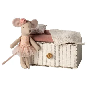 Little Sister Dance Mouse in Daybed
