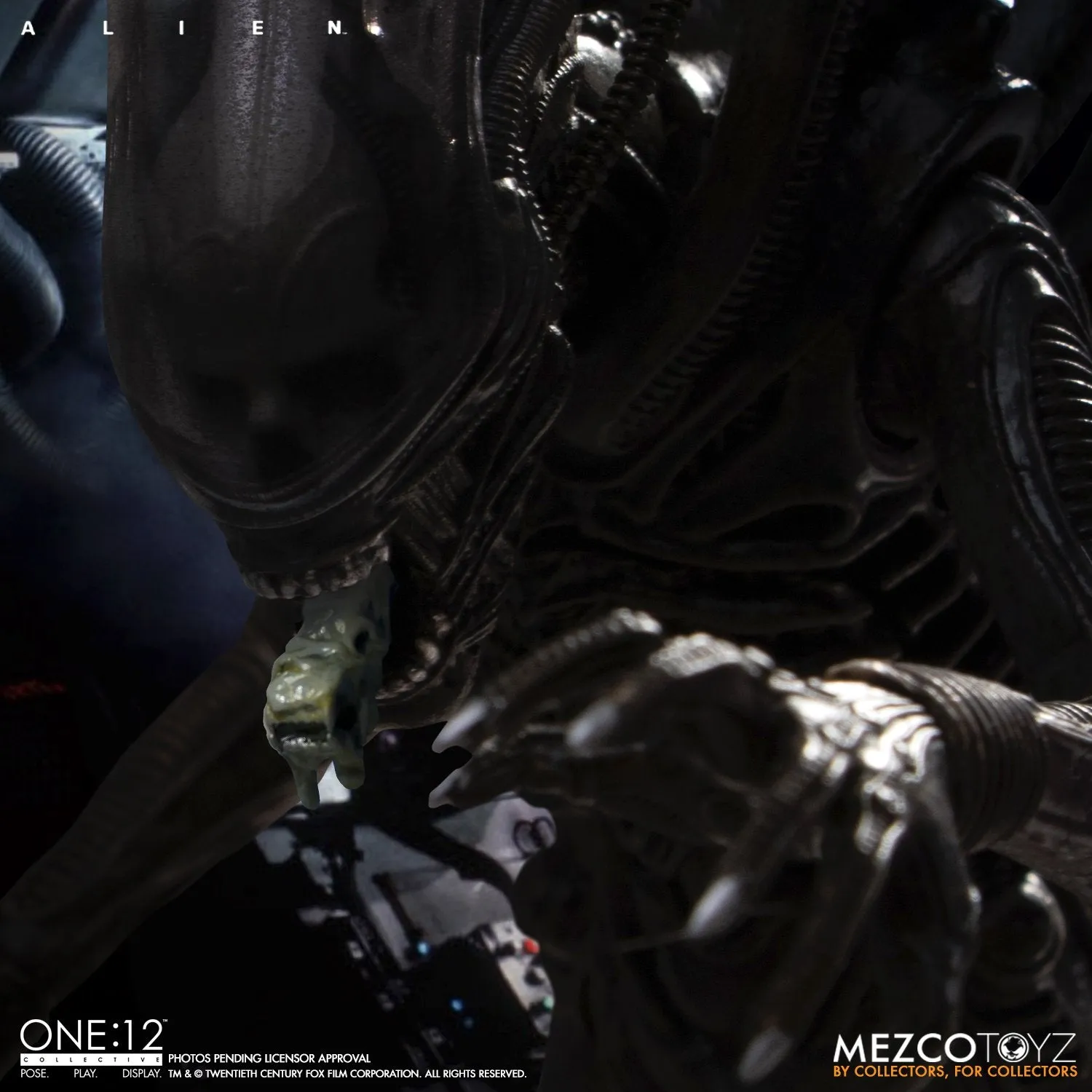 Mezco Toys ONE:12 Collective - Alien