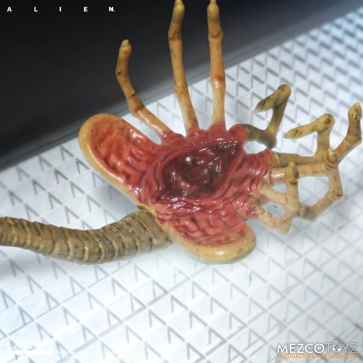 Mezco Toys ONE:12 Collective - Alien