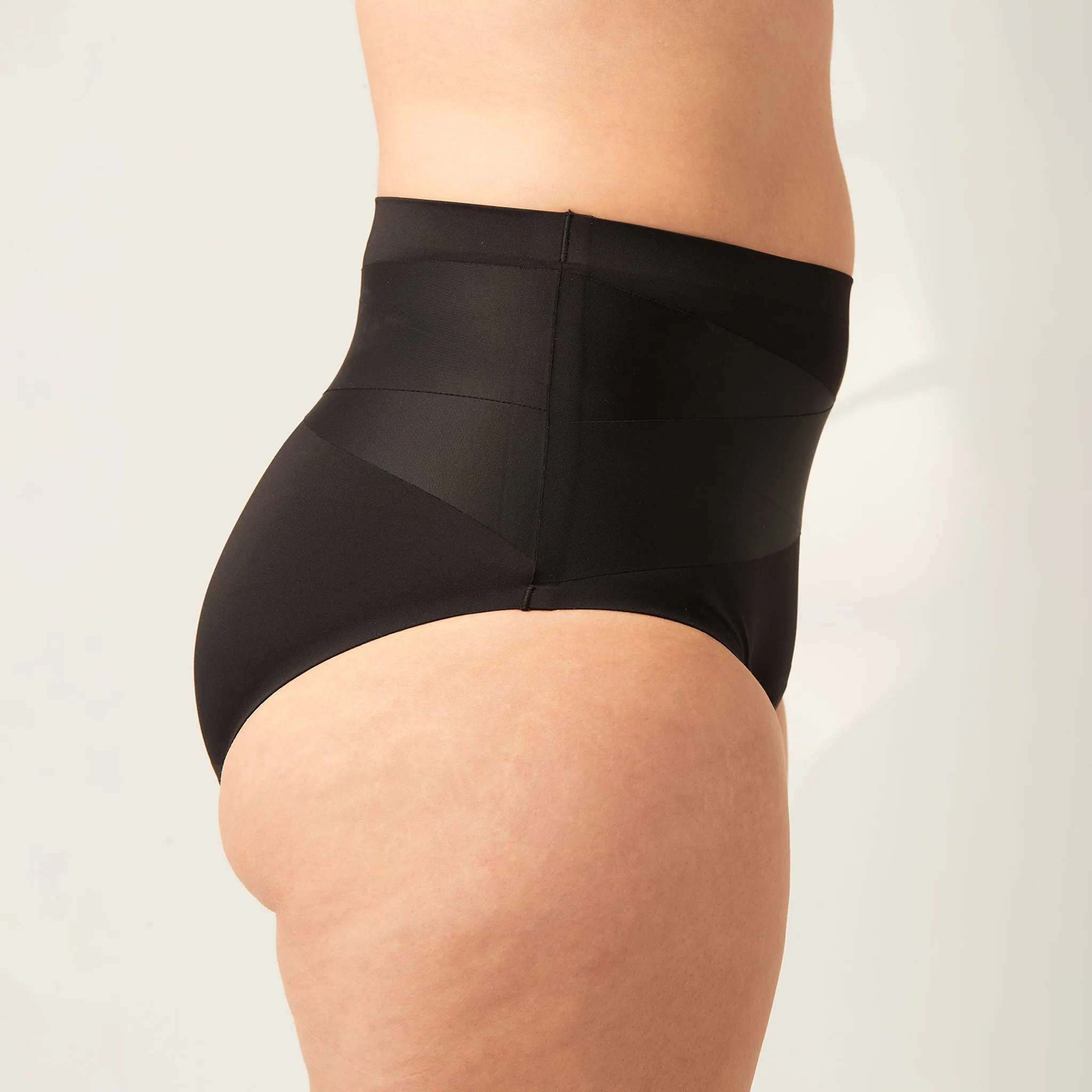 Postpartum Control Brief Moderate Black